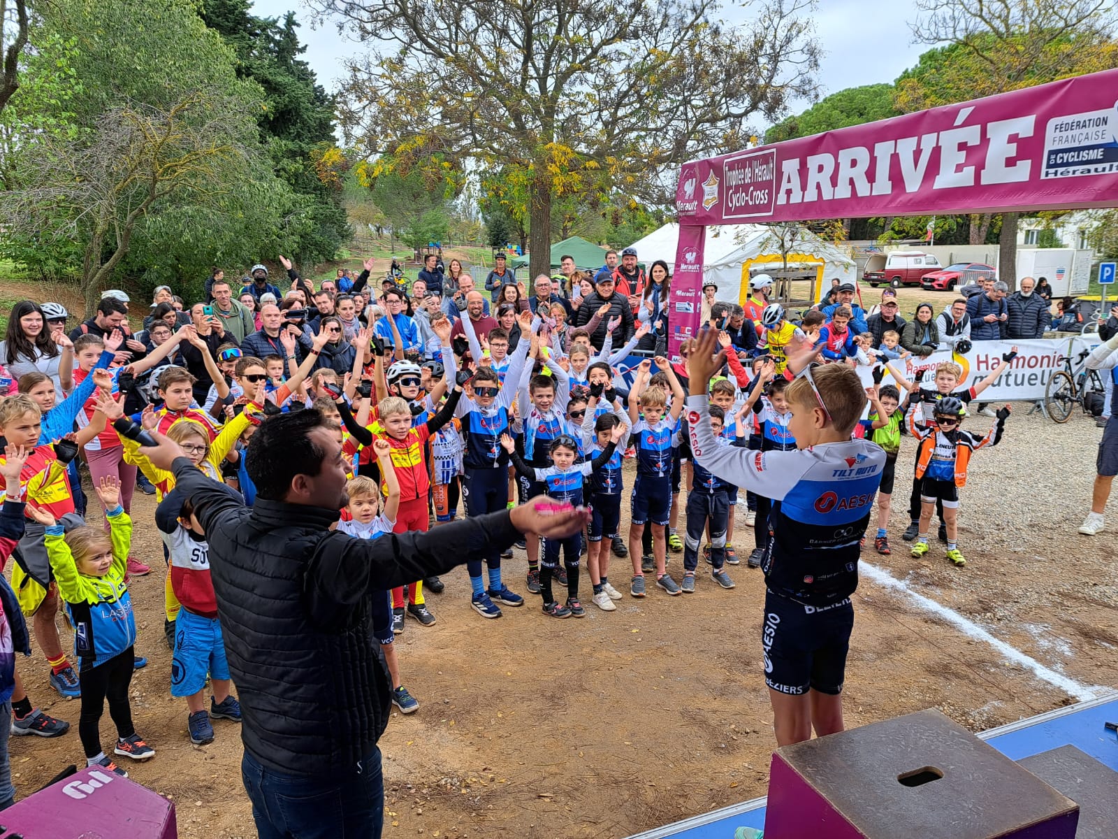 Le dimanche 3 novembre, le Parc Monfloures de Béziers a vibré au rythme du cyclo-cross pour une nouvelle édition organisée par le BMC-Béziers.
